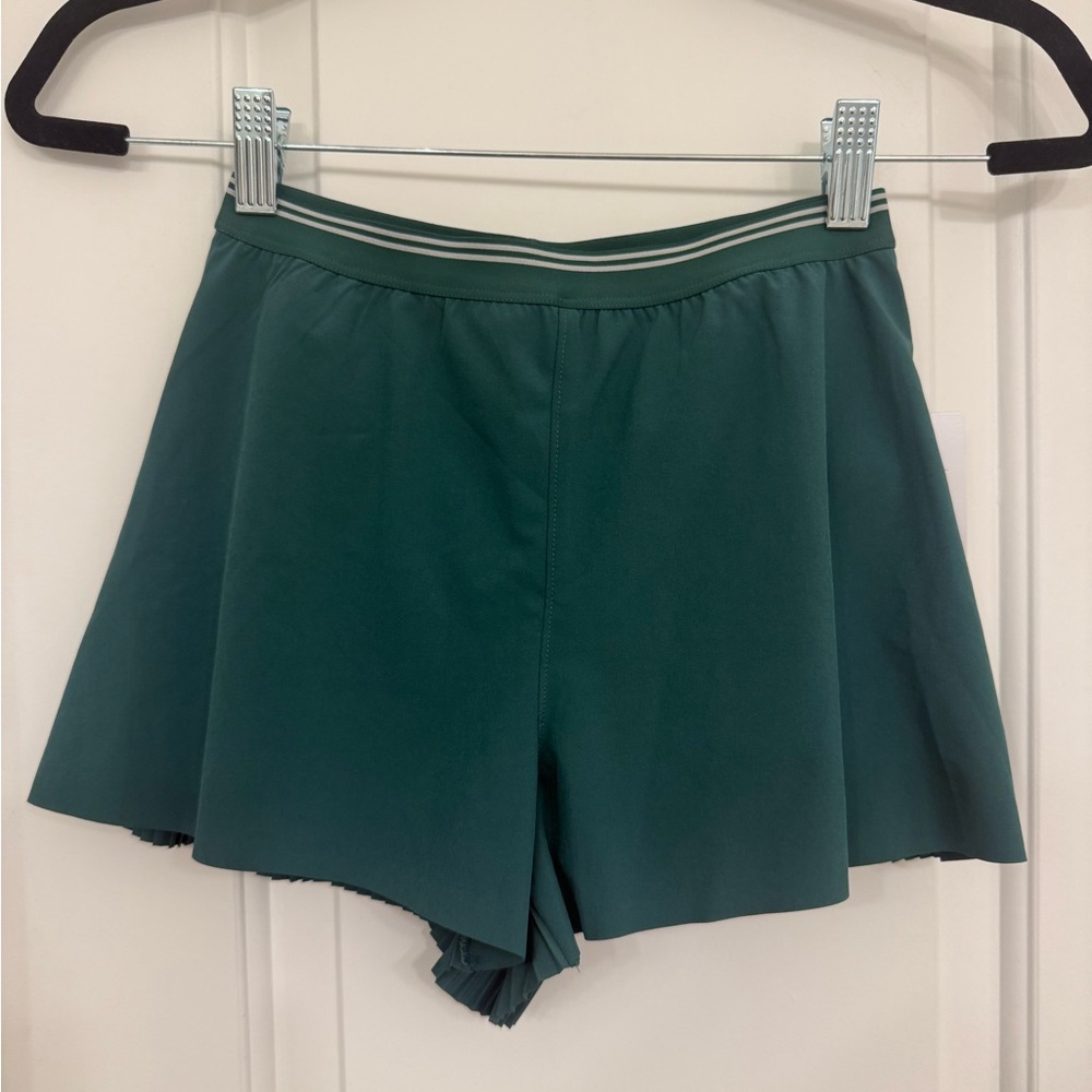 Athleta Girl Green Pleat Perfect M 8-10 NWT
